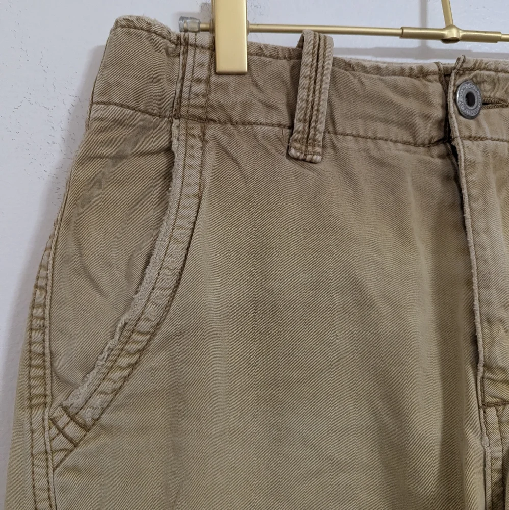 Vintage American Eagle Outfitters‎ Size 28 Tan Longer Length Cargo Shorts